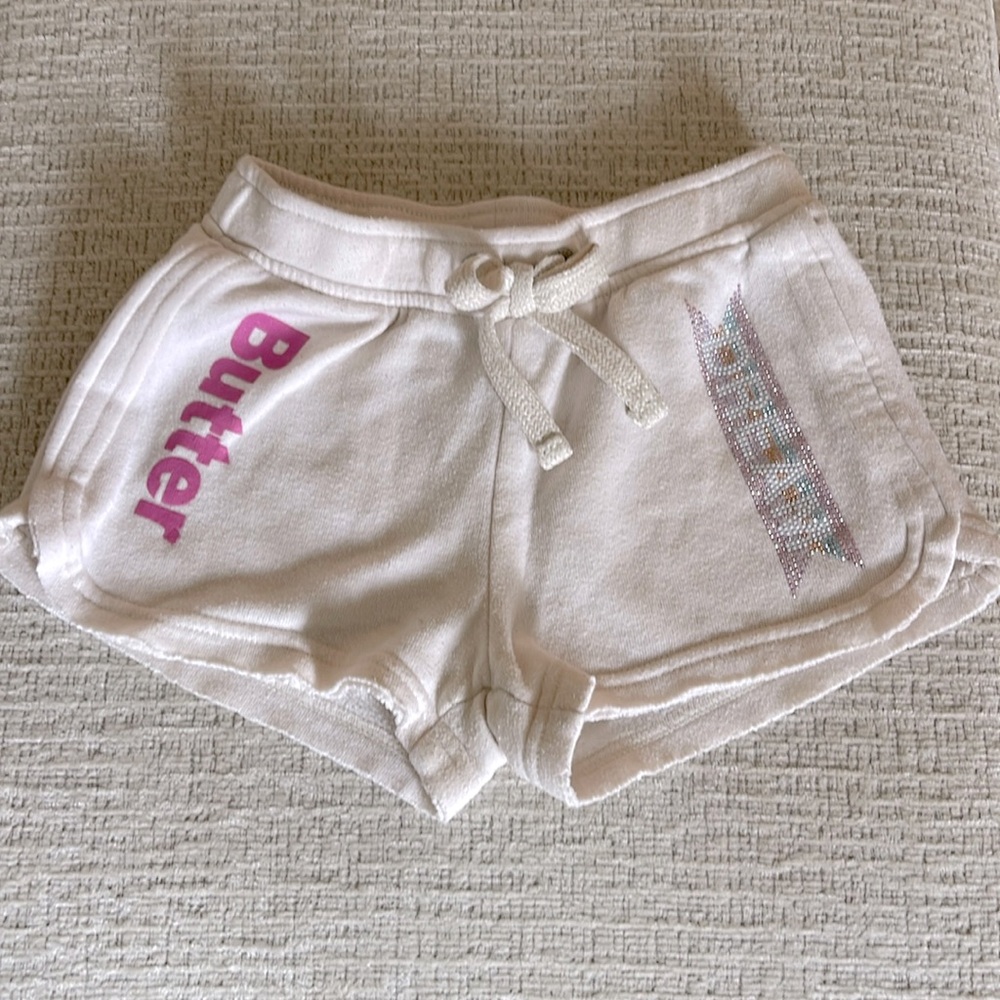 Butter Shorts Cream Size 5